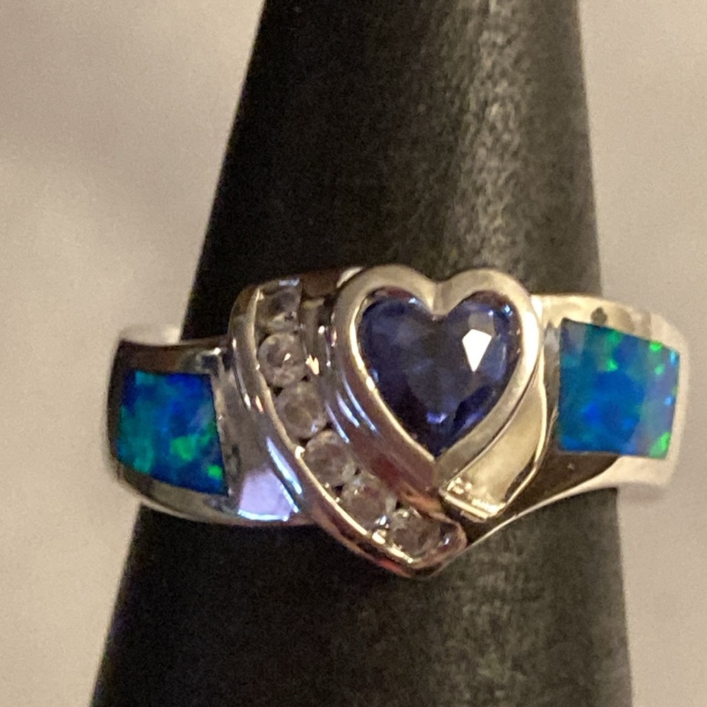 NWOT - 925 Mexican Silver Heart Shaped Amethyst Blue Fire Opal Ring - Size 5.5